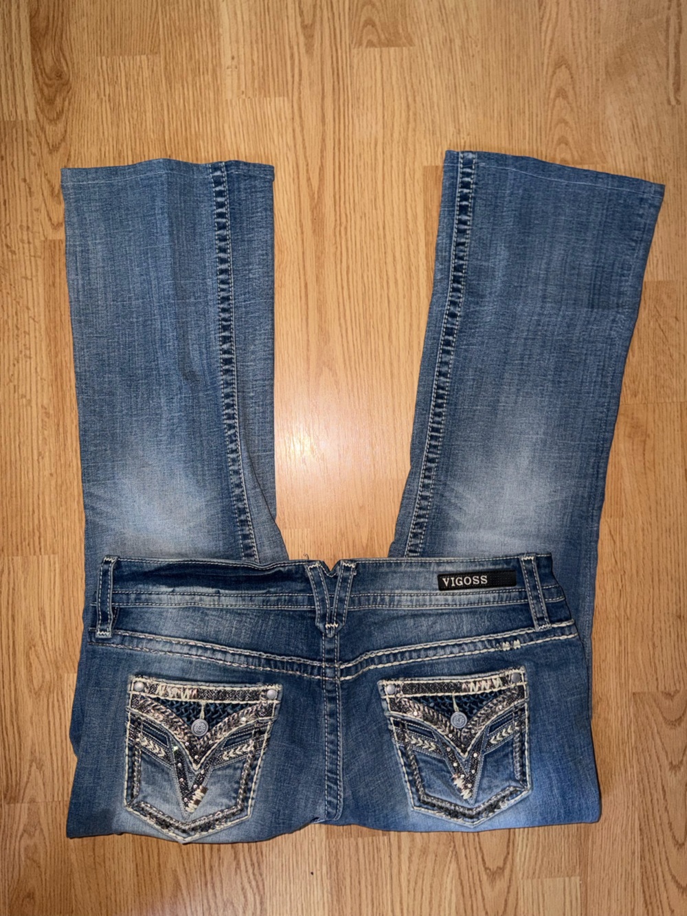 Vigoss Women's Light-Medium Blue Straight Jeans with Embroidered Pockets